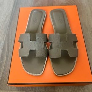 Hermes Oran Sandals Etoupe 36.5
